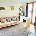 Huge 3 Bedroom Flat @ Brixton St