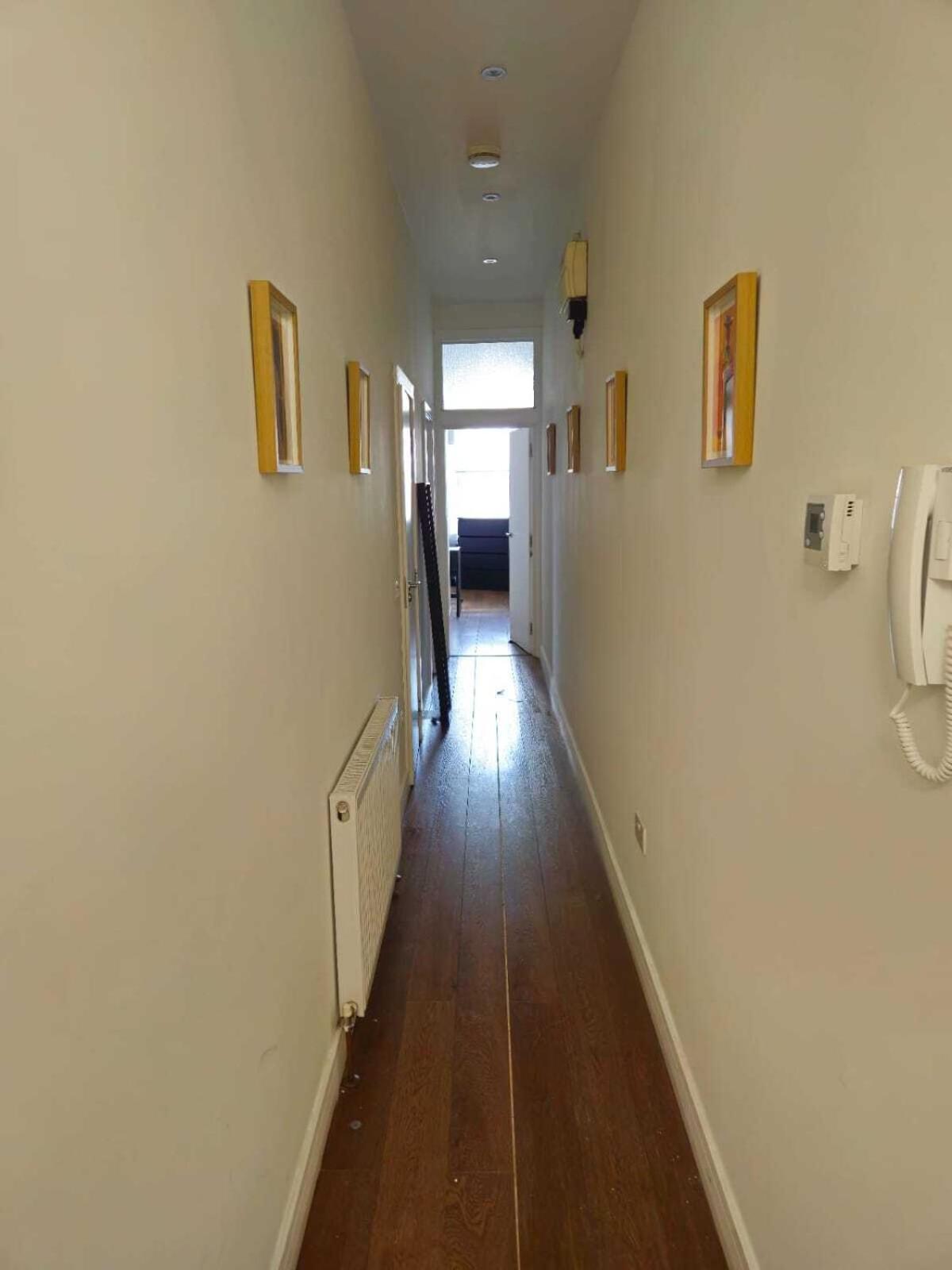 Apartment Huge 3 Bedroom Flat @ Brixton St London