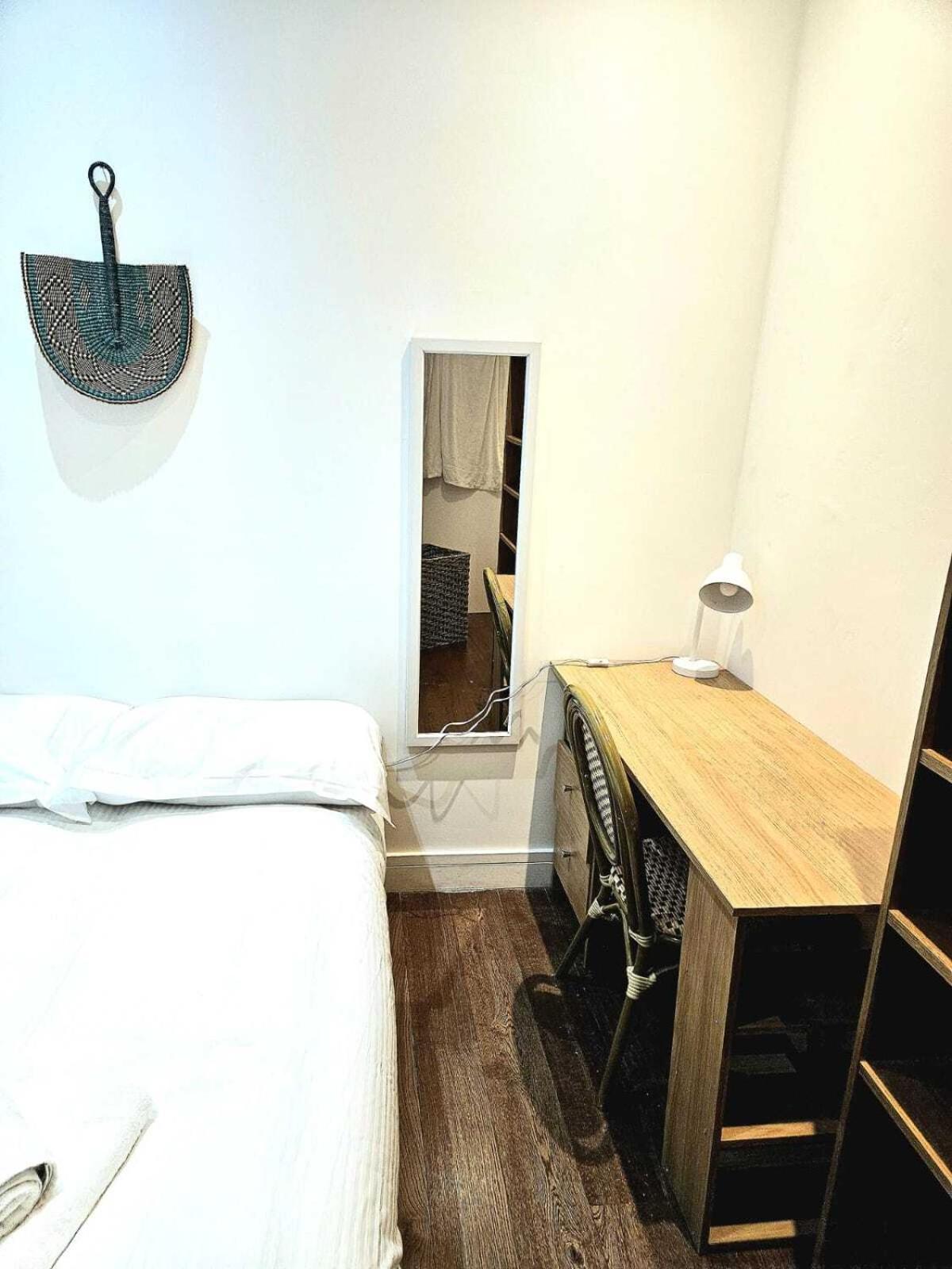 Huge 3 Bedroom Flat @ Brixton St Apartment London