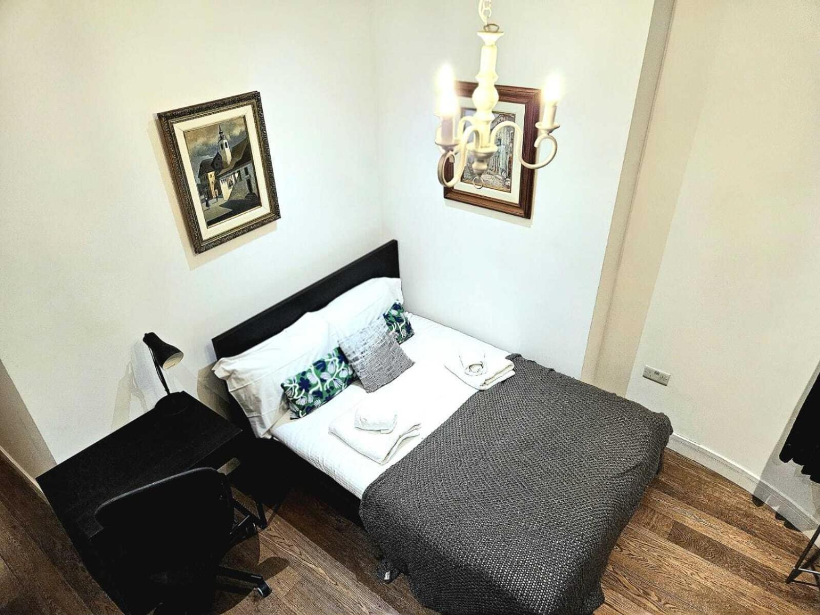 Apartment Huge 3 Bedroom Flat @ Brixton St *